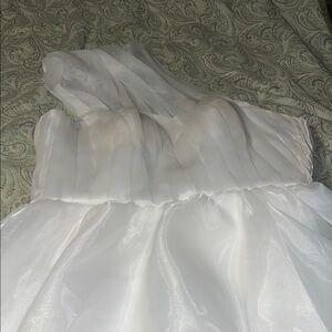 Elegant White Wedding Dress. 12